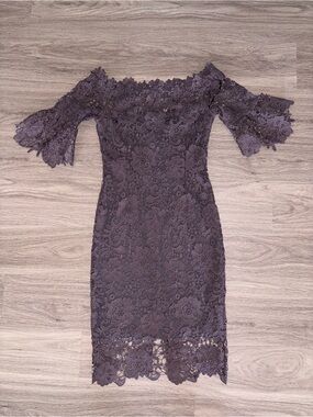 Paper Dolls London Off Shoulder Crochet Lace
Dress gray US 4// worn once